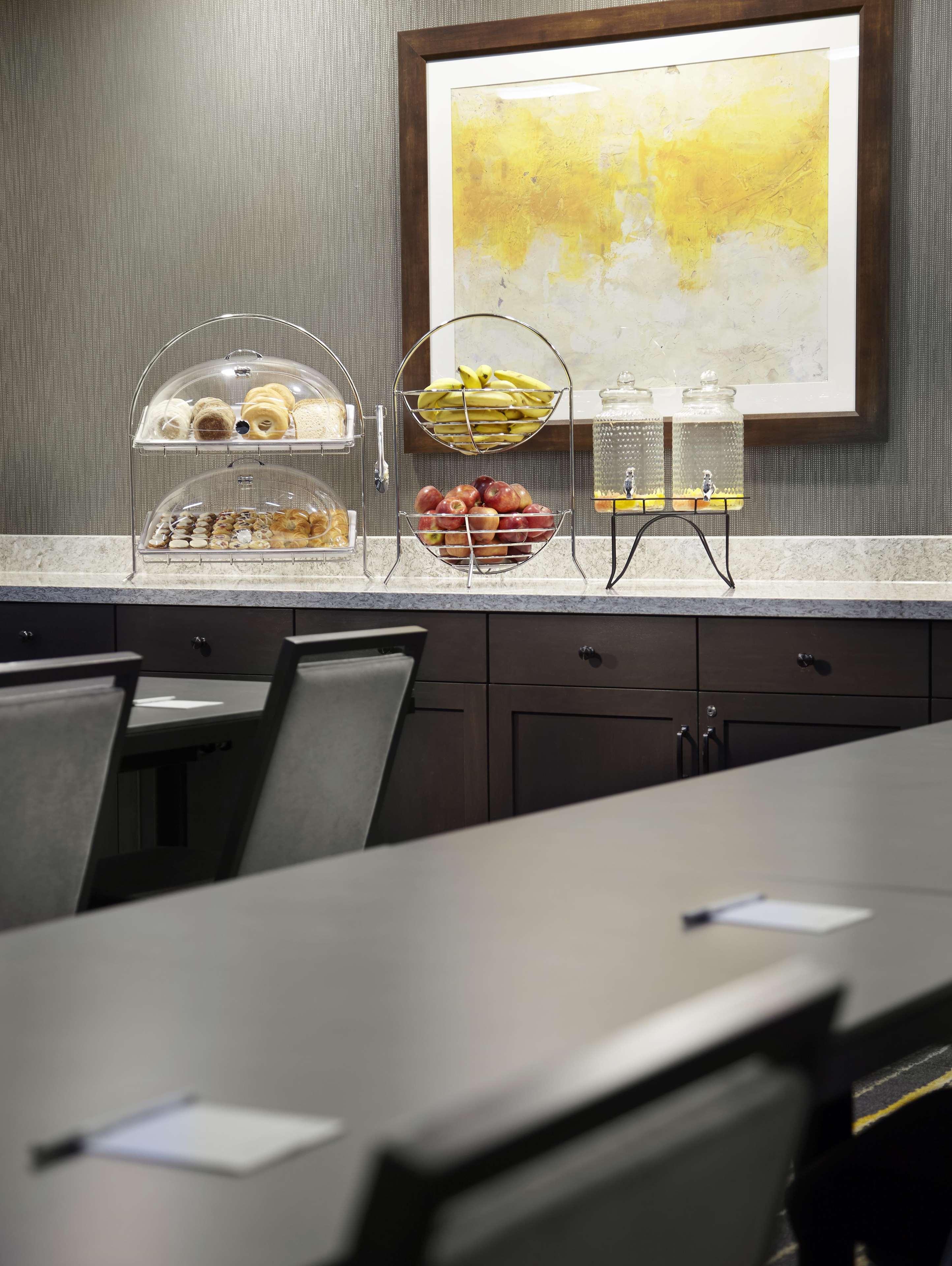 Hampton Inn & Suites Pittsburgh Airport South/Settlers Ridge Робинсон-Тауншип Экстерьер фото
